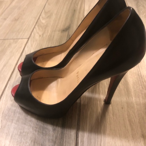 Christian Louboutin Privé Open Toe Pump - Picture 3 of 8
